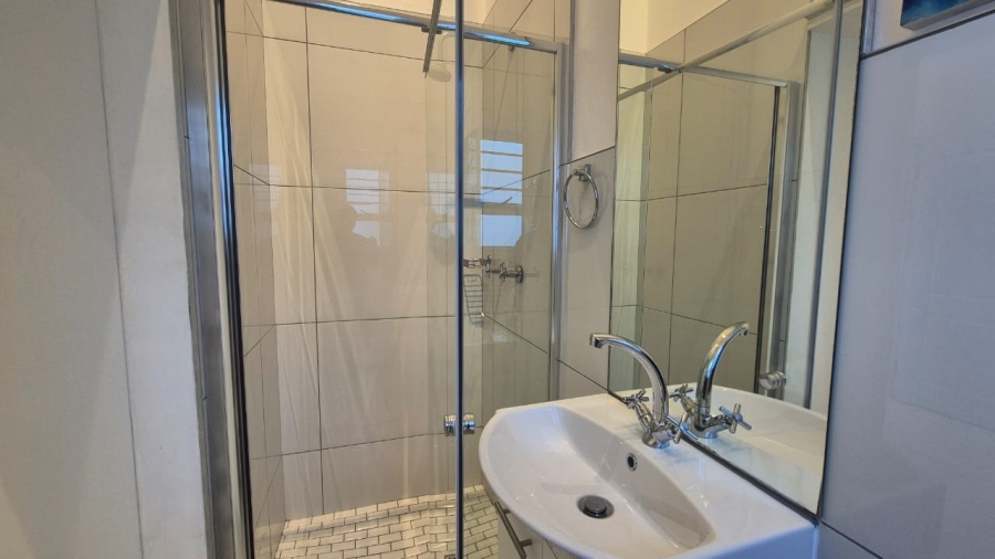 To Let 2 Bedroom Property for Rent in Middedorp Western Cape